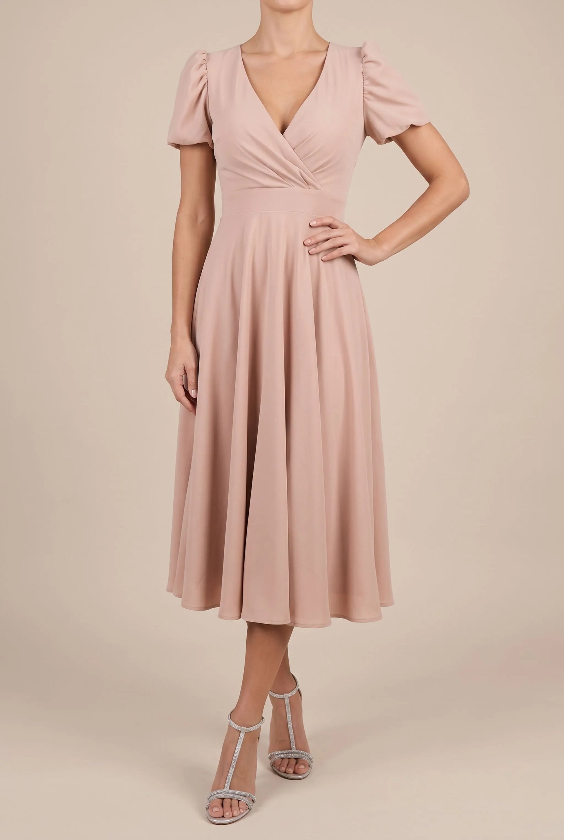 Amorette | Elegancka Sukienka Midi Z Kopertowym Dekoltem