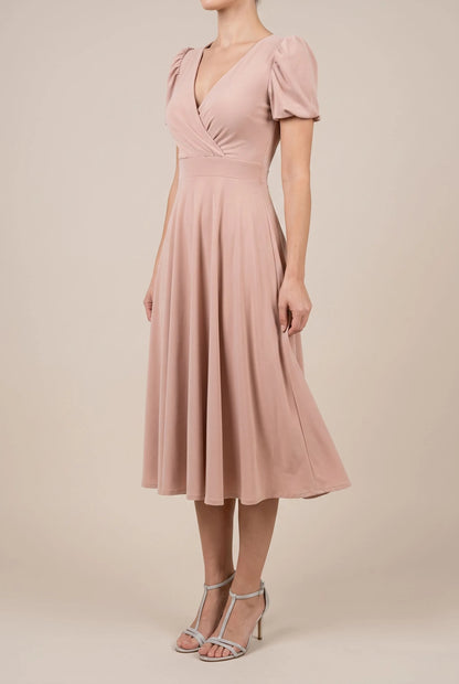 Amorette | Elegancka Sukienka Midi Z Kopertowym Dekoltem