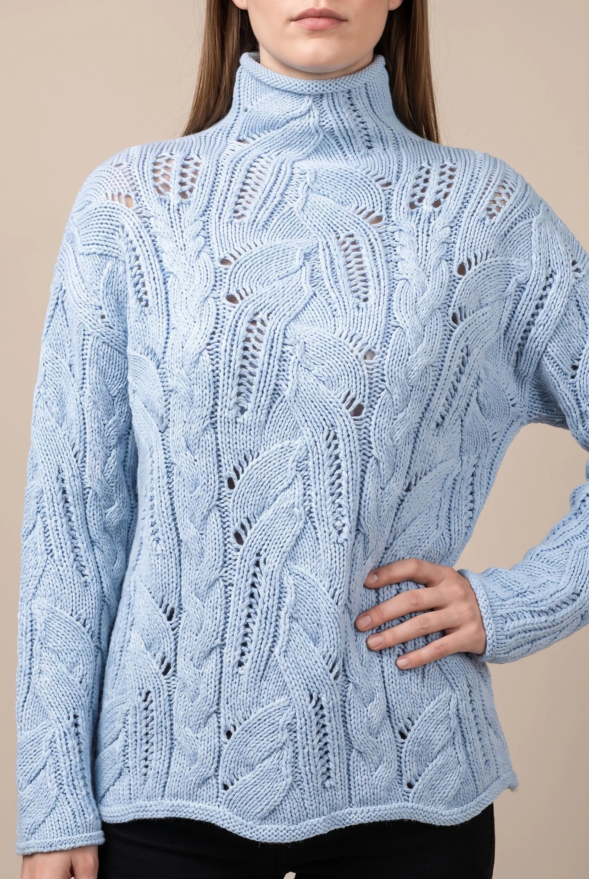 AuraWeave | Puszysty Sweter Damski Z Golfem