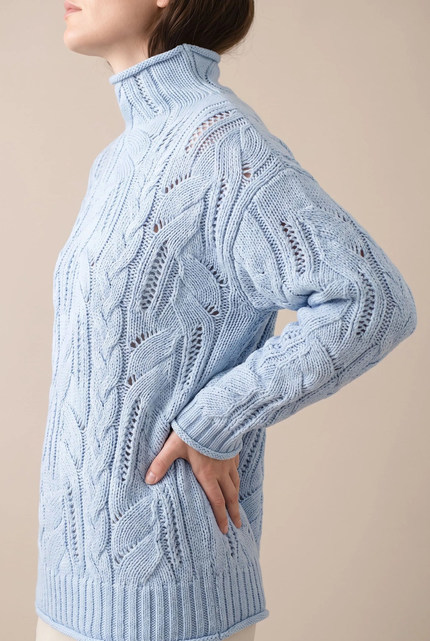 AuraWeave | Puszysty Sweter Damski Z Golfem