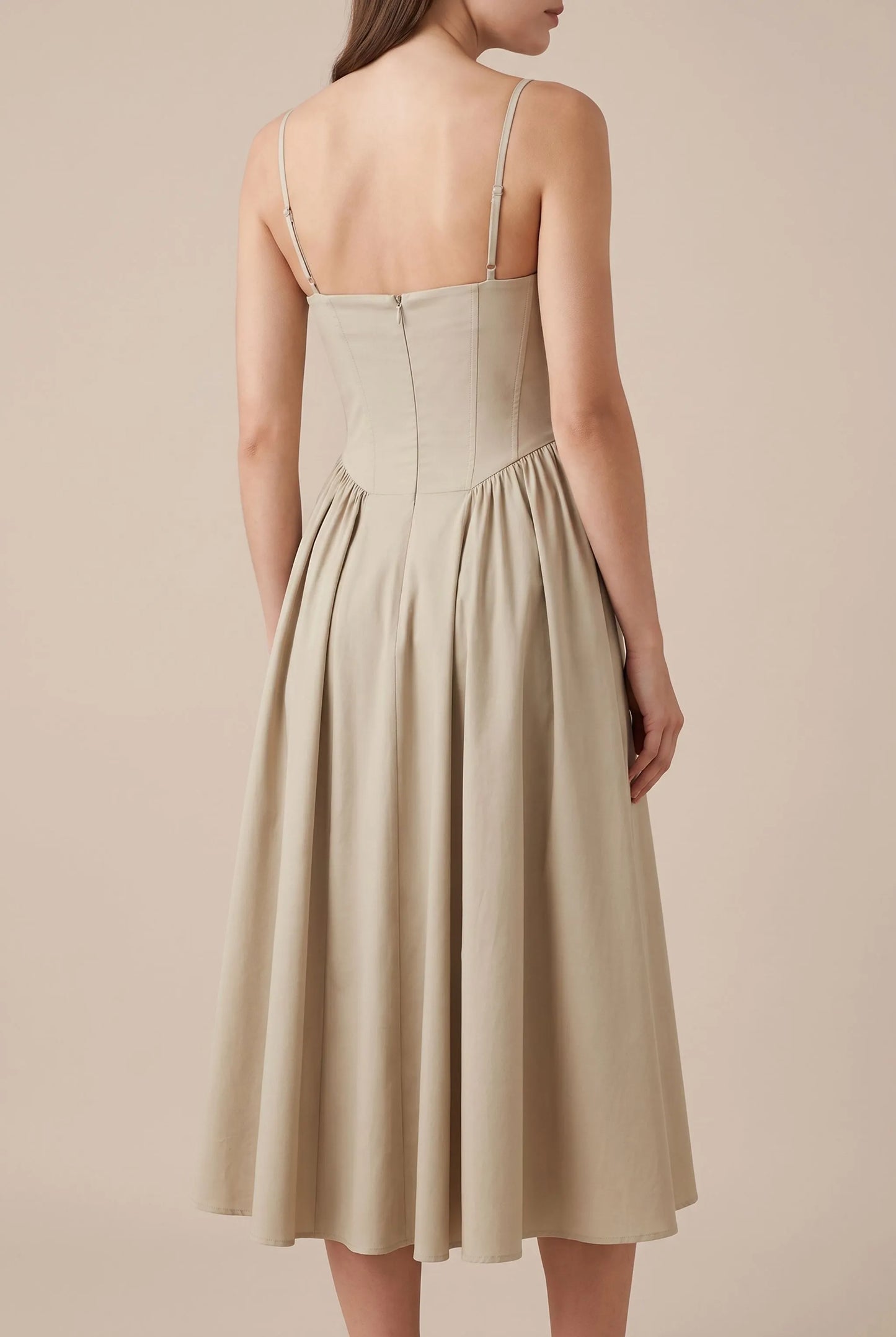 Avenique | Elegancka Sukienka Gorsetowa Midi Na Cienkich Ramiączkach