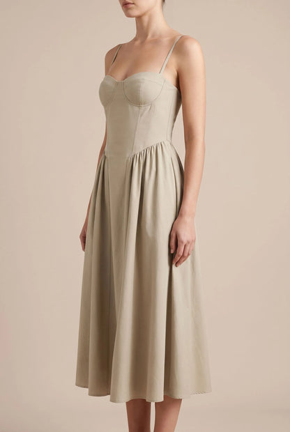 Avenique | Elegancka Sukienka Gorsetowa Midi Na Cienkich Ramiączkach
