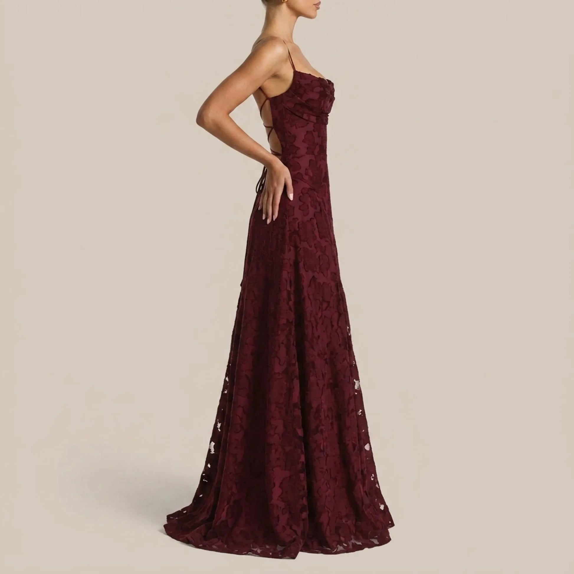 Floralia | Elegancka Sukienka Maxi Na Cienkich Ramiączkach