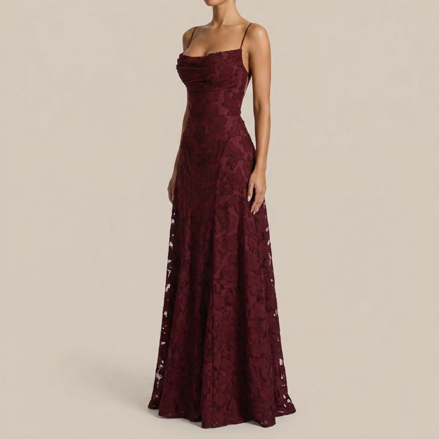 Floralia | Elegancka Sukienka Maxi Na Cienkich Ramiączkach