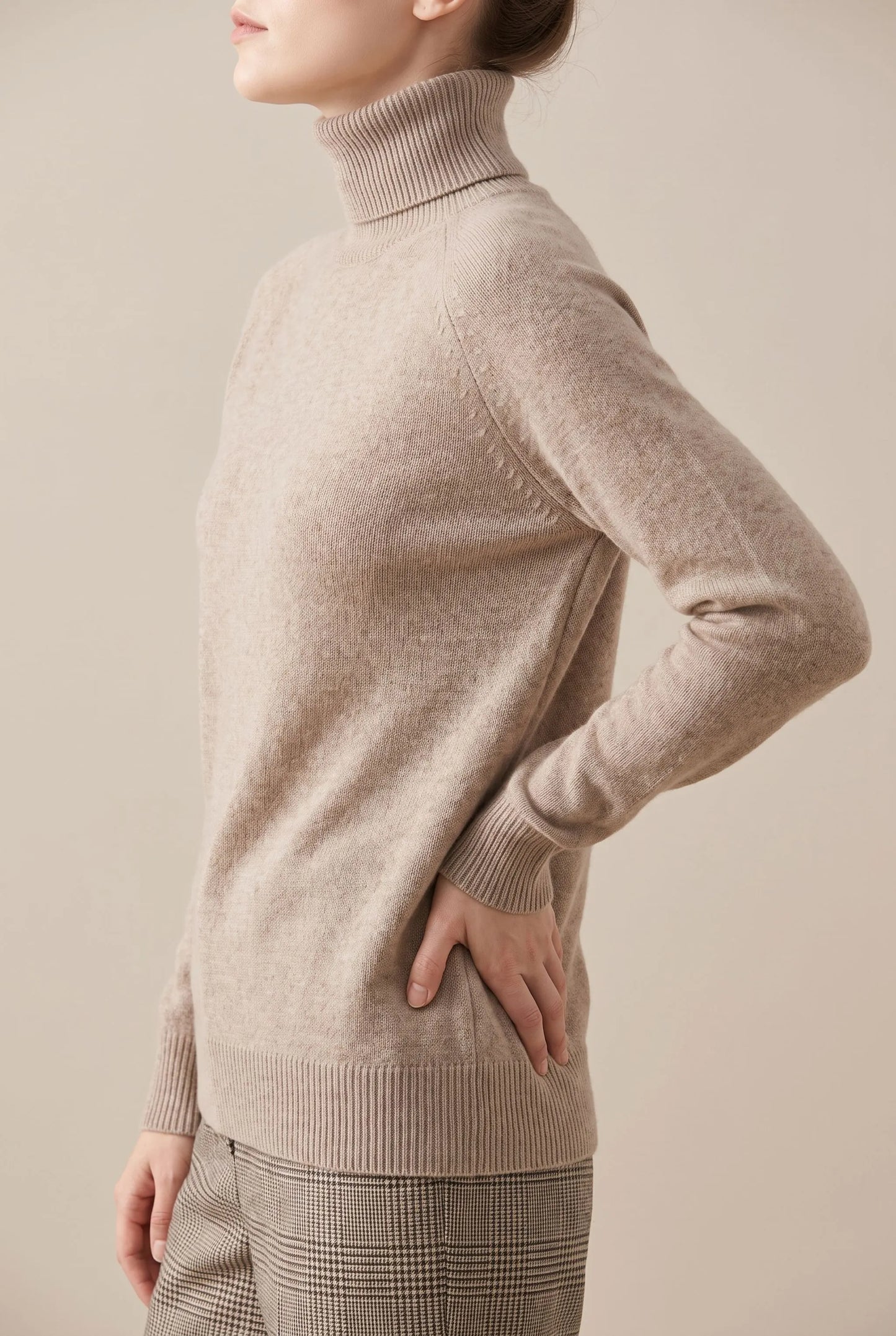 LuminaKnit | Damski Sweter Z Golfem