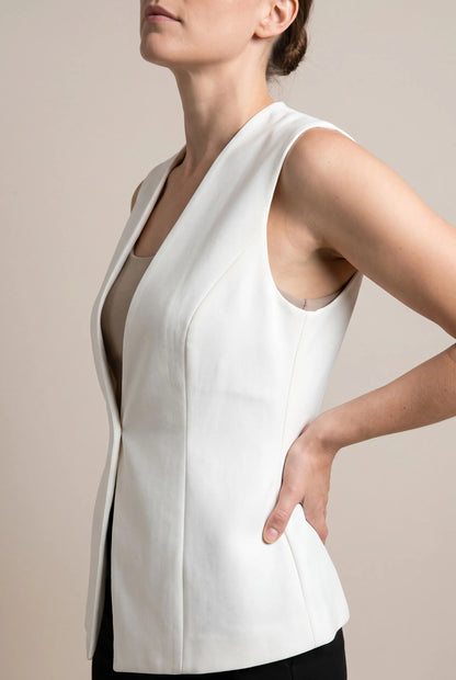 Vestira | Elegancka Taliowana Kamizelka Damska Do Stylizacji Biurowych