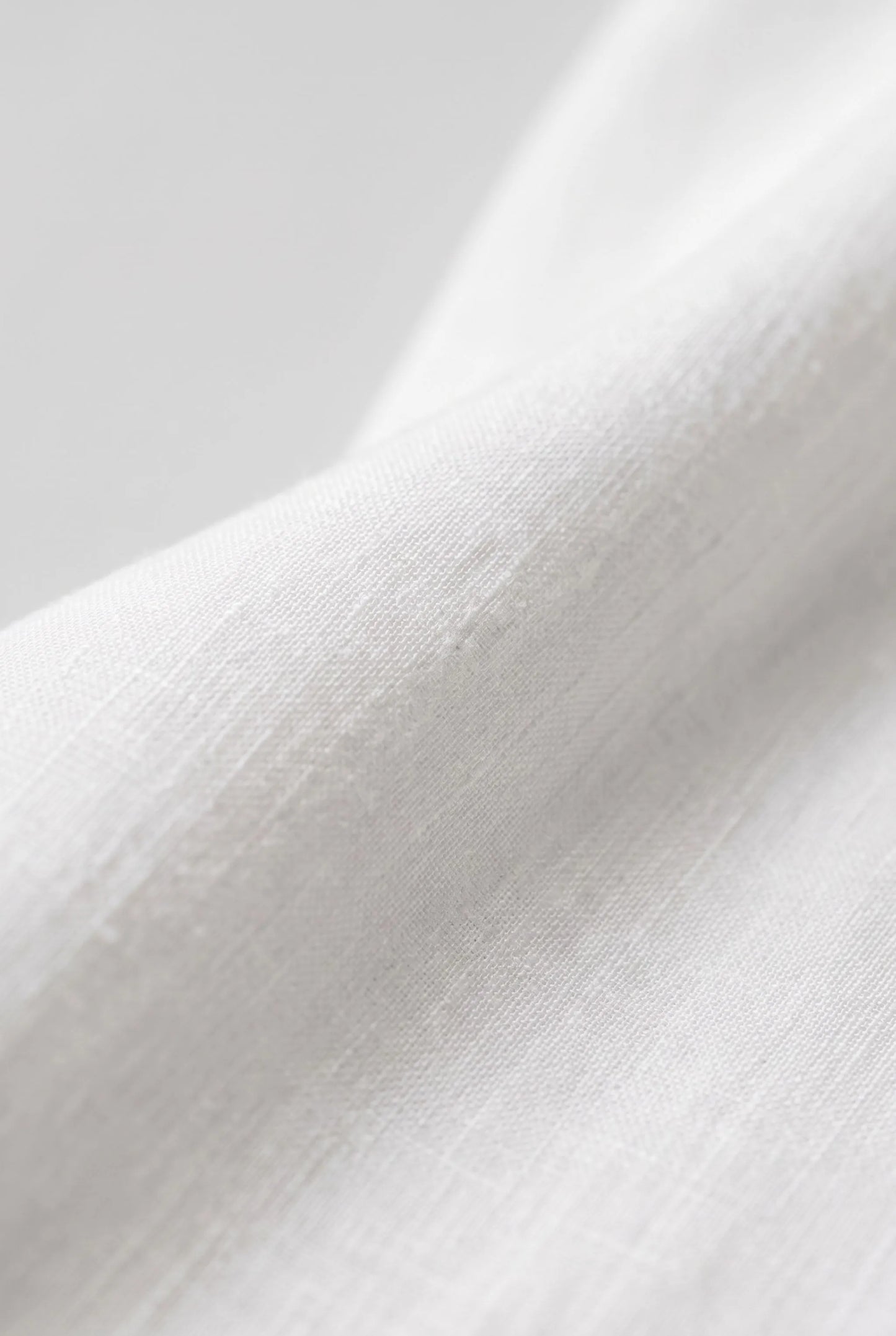 Viento | Minimalistyczna Biała Sukienka Maxi Z Długim Rękawem