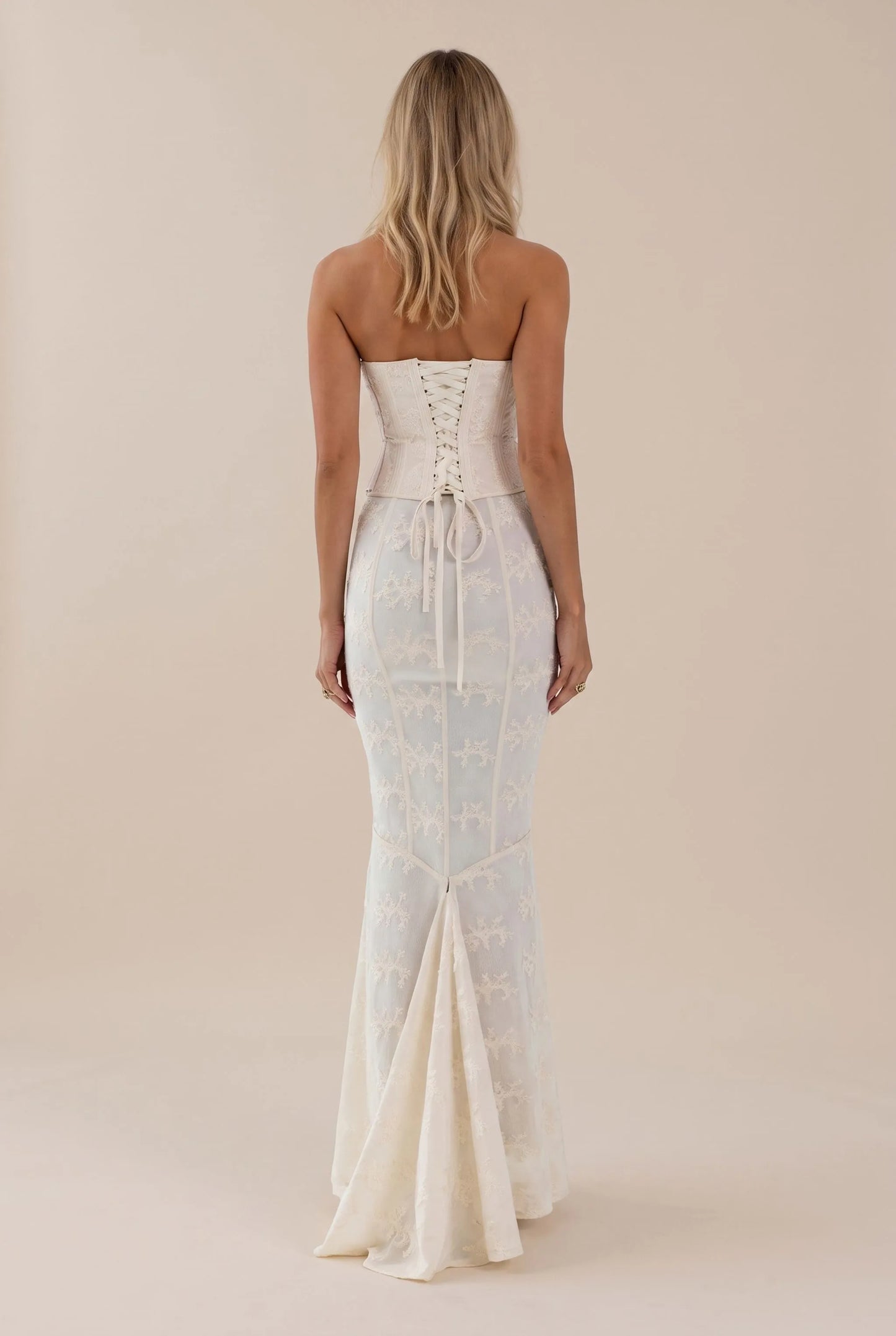 Zennor | Elegancka Długa Suknia Wieczorowa