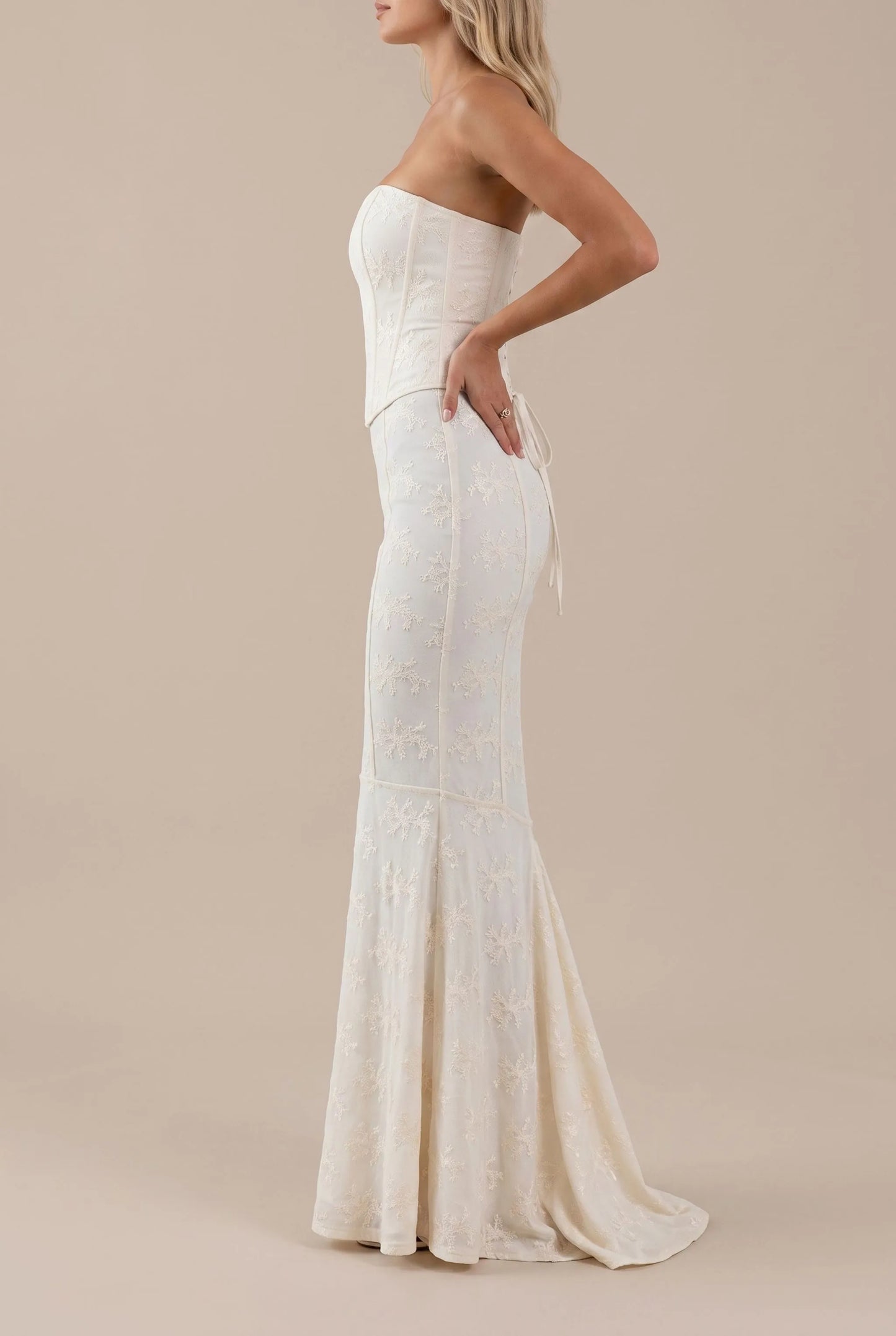 Zennor | Elegancka Długa Suknia Wieczorowa