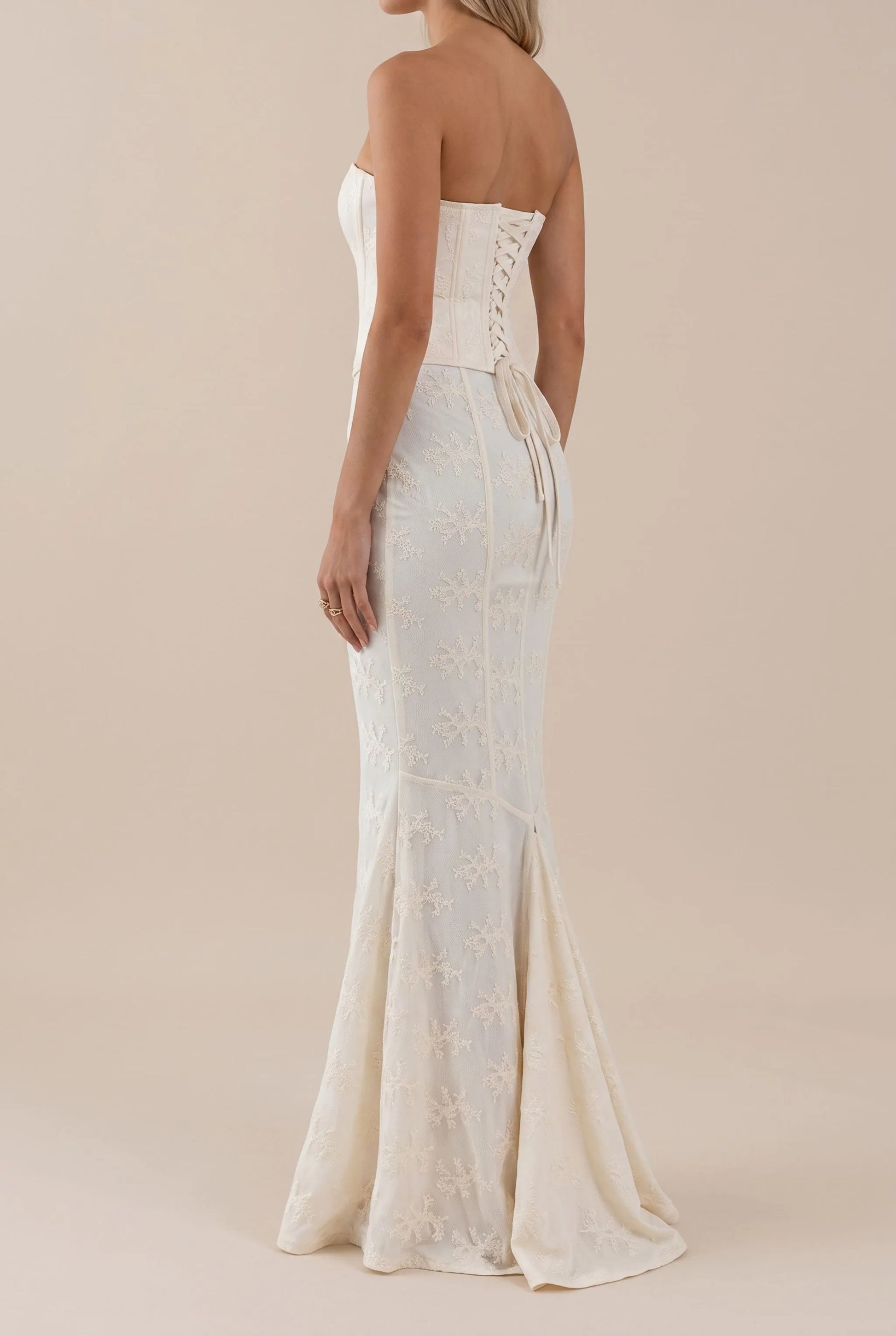 Zennor | Elegancka Długa Suknia Wieczorowa